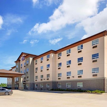 베스트웨스턴 플러스 피스 리버 호텔 앤 스위트 Peace River 외부 사진